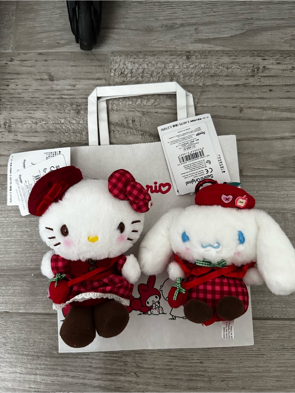 Sanrio Japan Exclusive Hello Kitty & Cinnamoroll Apple Plush Bag Charms/NWT